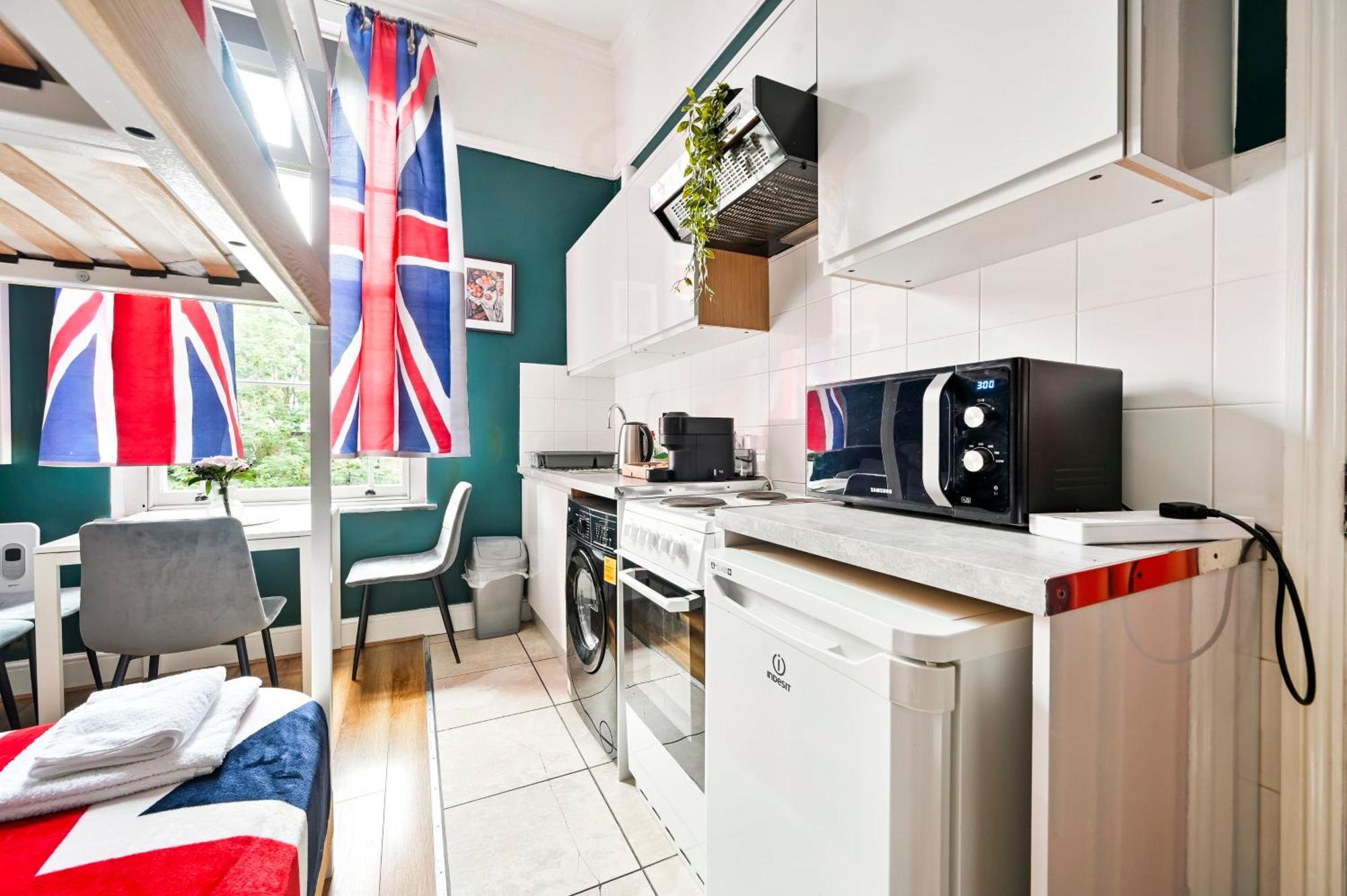 8 - Hyde Park Apartment London