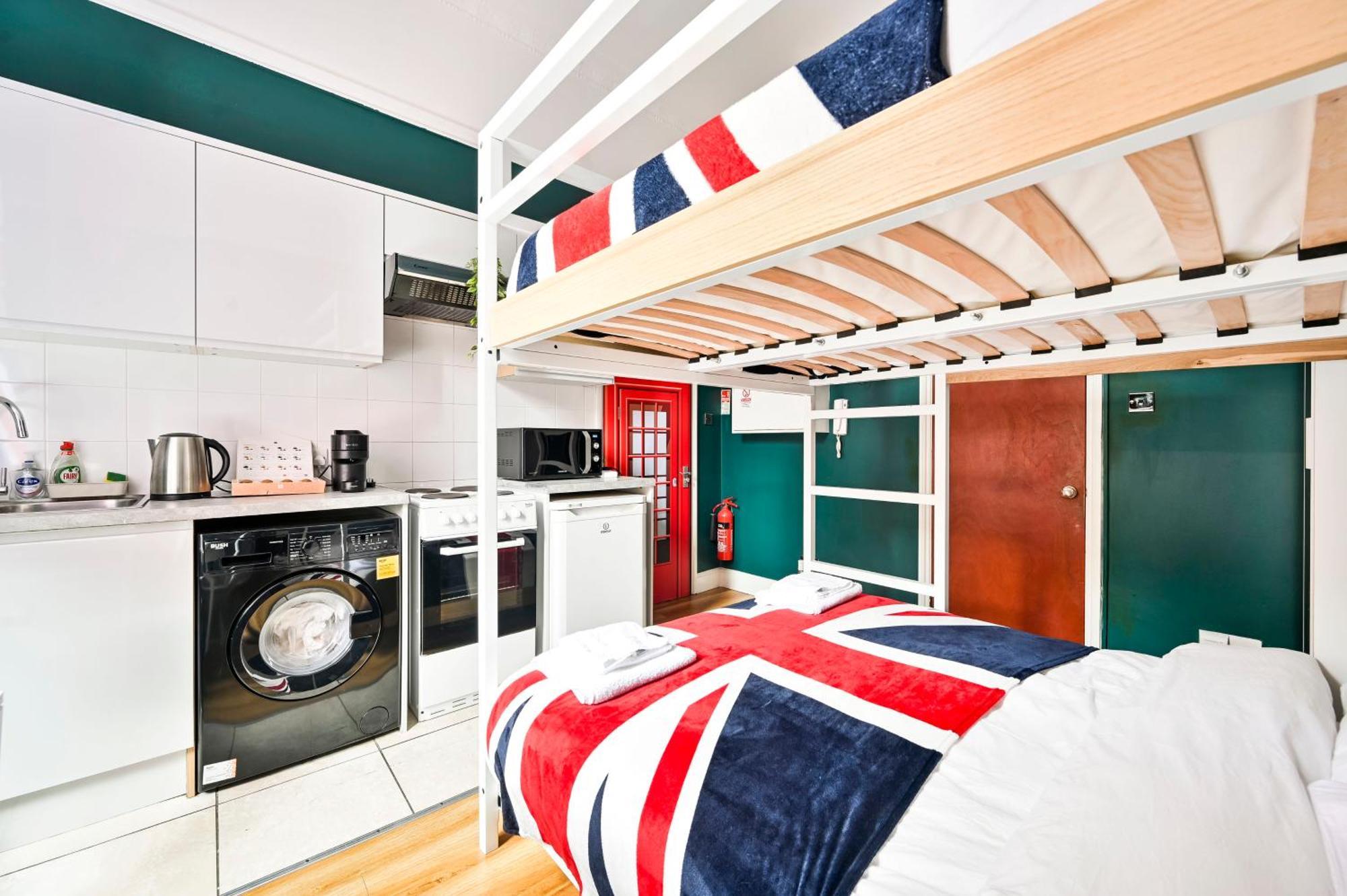 8 - Hyde Park Apartment