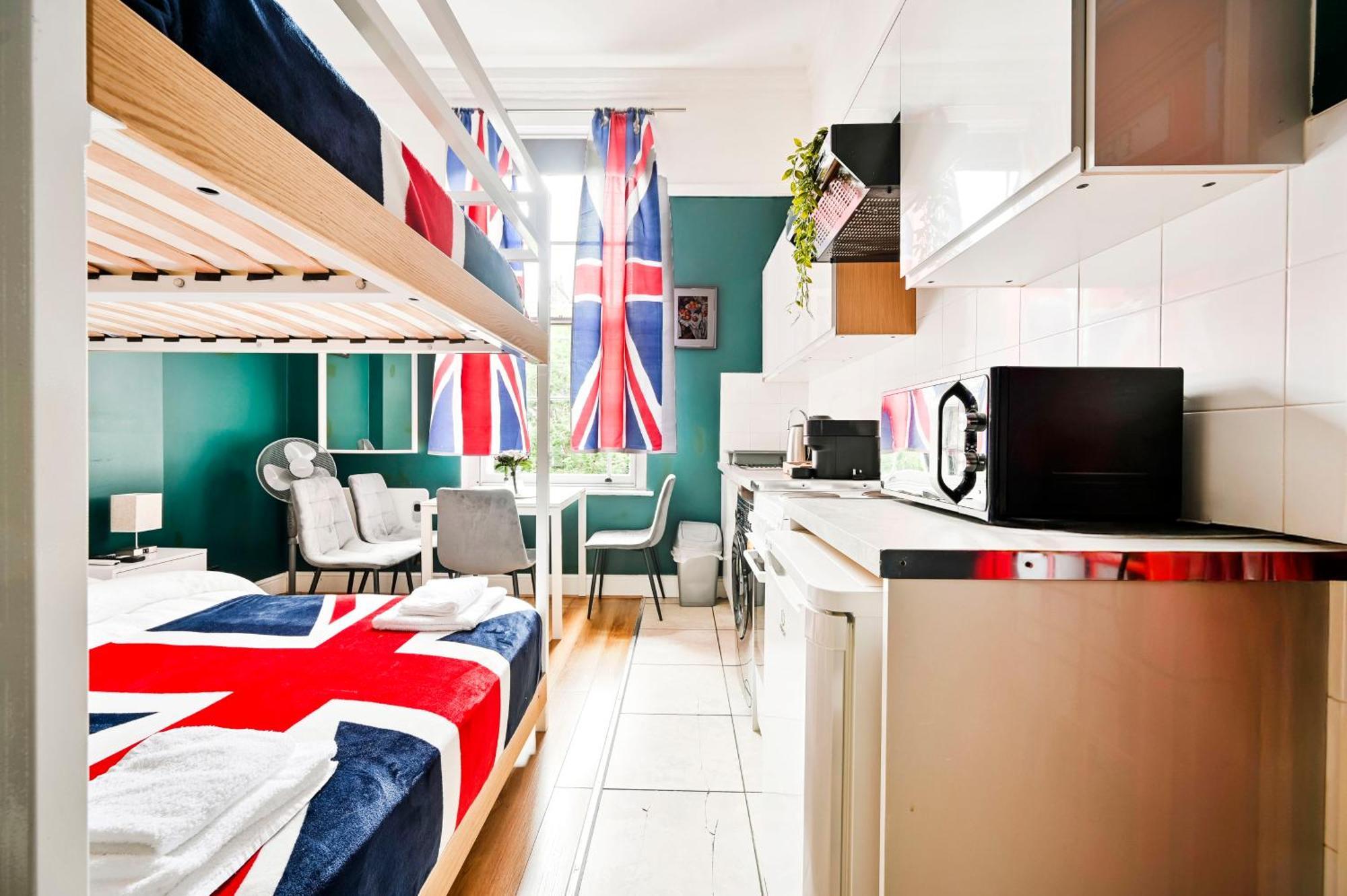 Apartment 8 - Hyde Park
